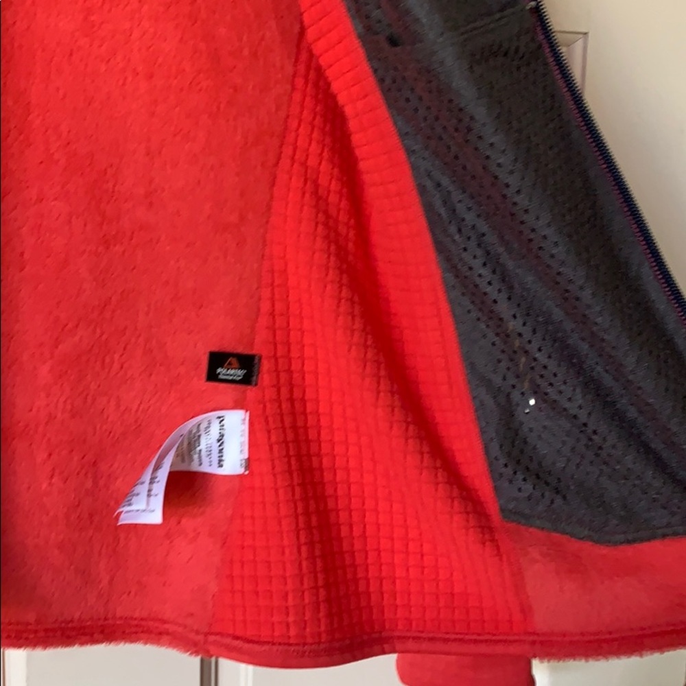 Pink Patagonia R2 Fleece Jacket - Picture 5 of 6